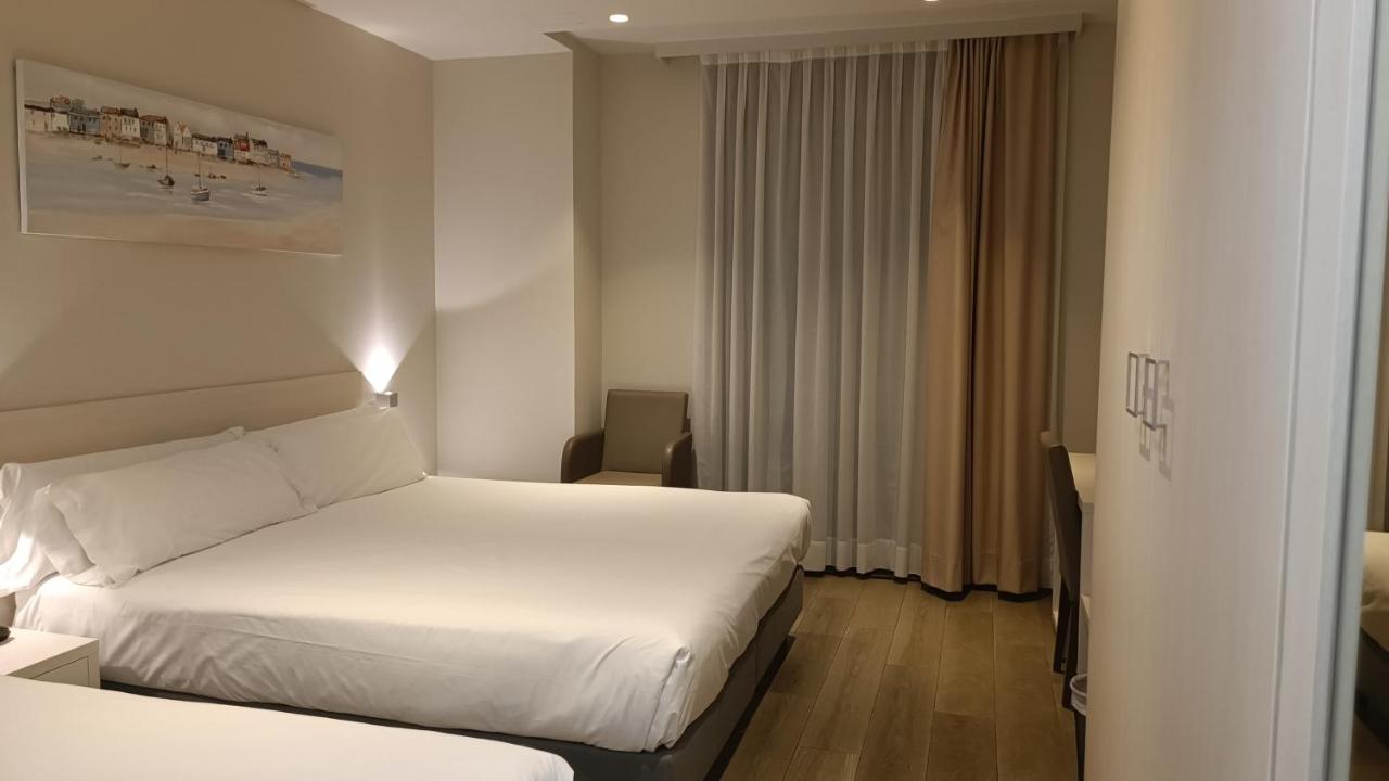 Hotel Centre ריאוס מראה חיצוני תמונה