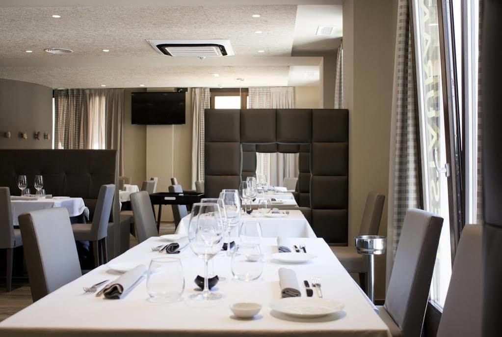 Hotel Centre ריאוס מראה חיצוני תמונה