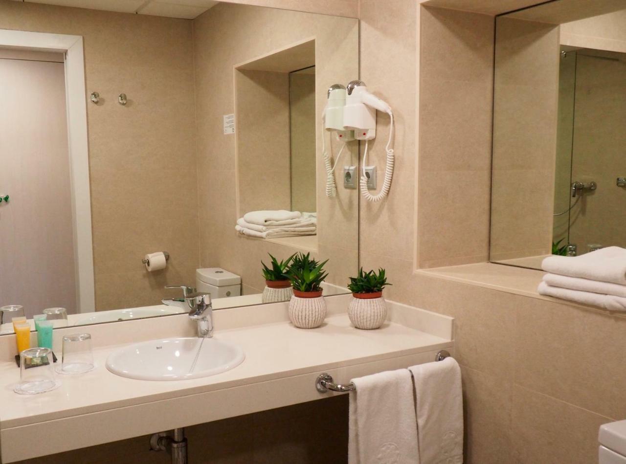 Hotel Centre ריאוס מראה חיצוני תמונה